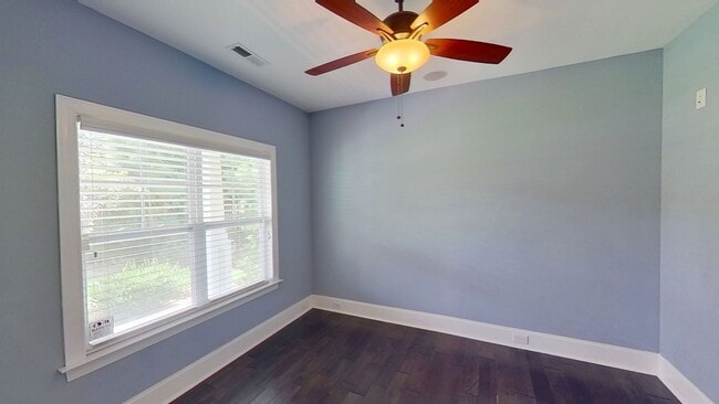Building Photo - Custom 4 BD/2.5 BA Home with Community Pool, Water Access and Day Dock!