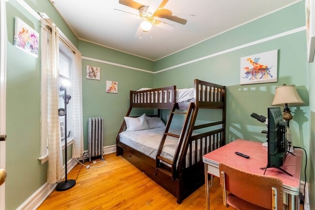 Building Photo - 6112 S St Lawrence Ave