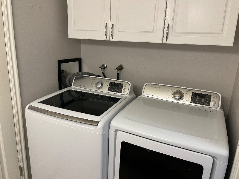 Building Photo - 573 E Main St