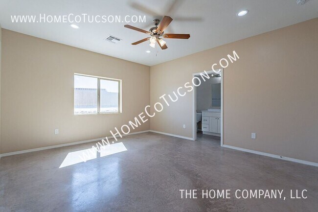 Building Photo - 5704 E Hermans Rd