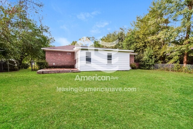 Building Photo - 912 Delta Dr