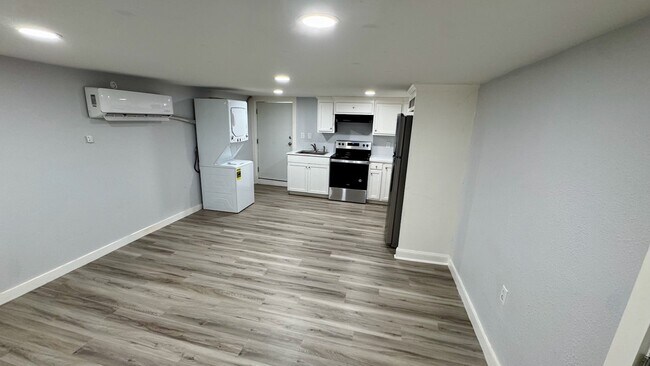 Primary Photo - 1322 Avenue L
