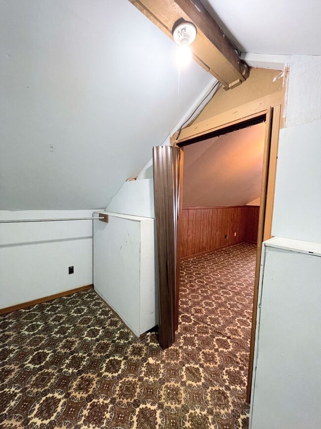 Building Photo - 3 bed 1 bath home