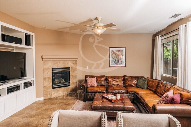 Building Photo - Spacious Home in the Lincoln Crossing Community, walking distance to Lincoln Crossing Elementary