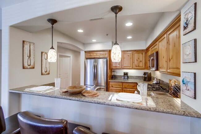 Building Photo - Steps From The Beach w/ All Utilities Included Available Jan - May 2025