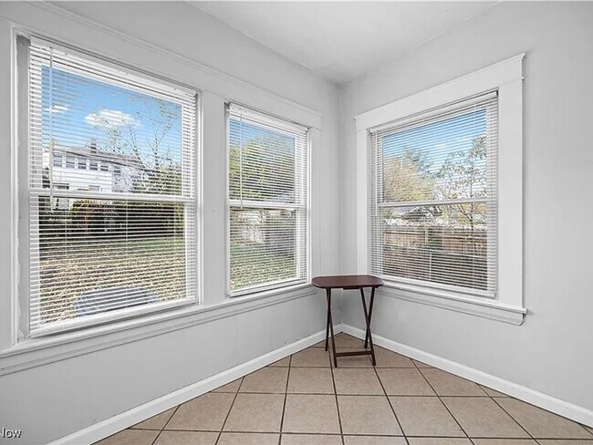 Building Photo - Renovated 3 Bedroom Home with 2 Baths