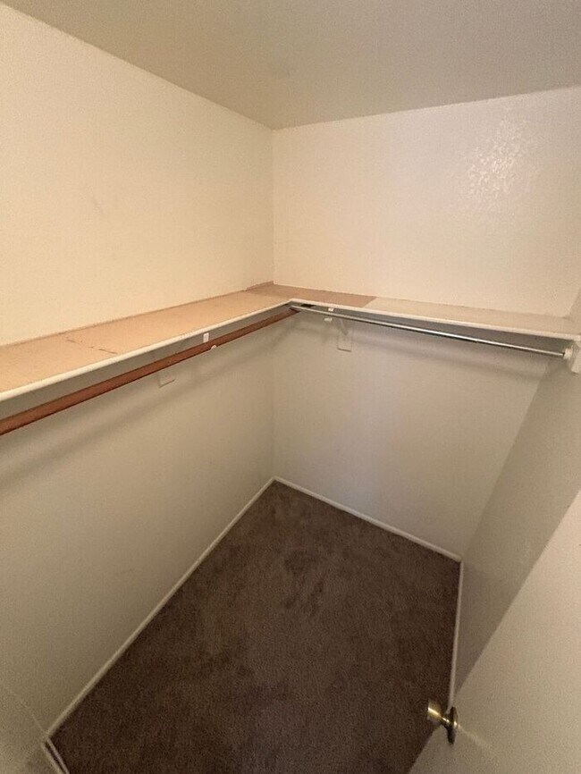 Building Photo - READY TO TOUR NOW! 2 Bedroom 2 Bath Peoria Townhouse