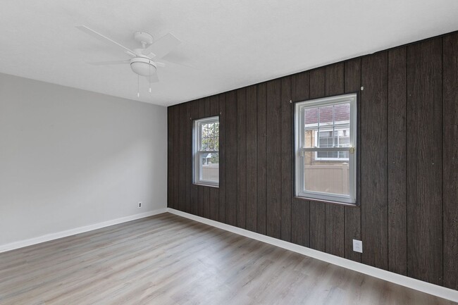 Building Photo - Monfort Heights- Beautifully Renovated 3 b...