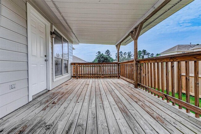 Building Photo - 18455 Sunrise Pines Dr