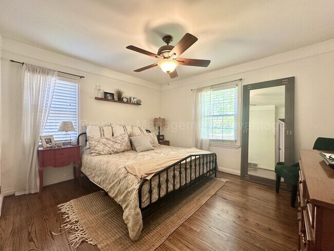 Building Photo - Updated 3-Bed Ranch Steps from Downtown Bi...