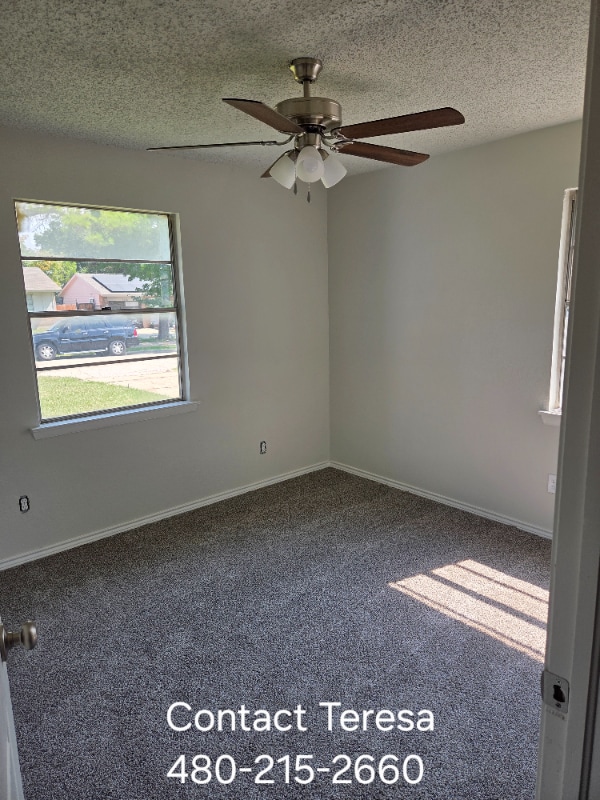 Building Photo - 4325 Chestnut Dr