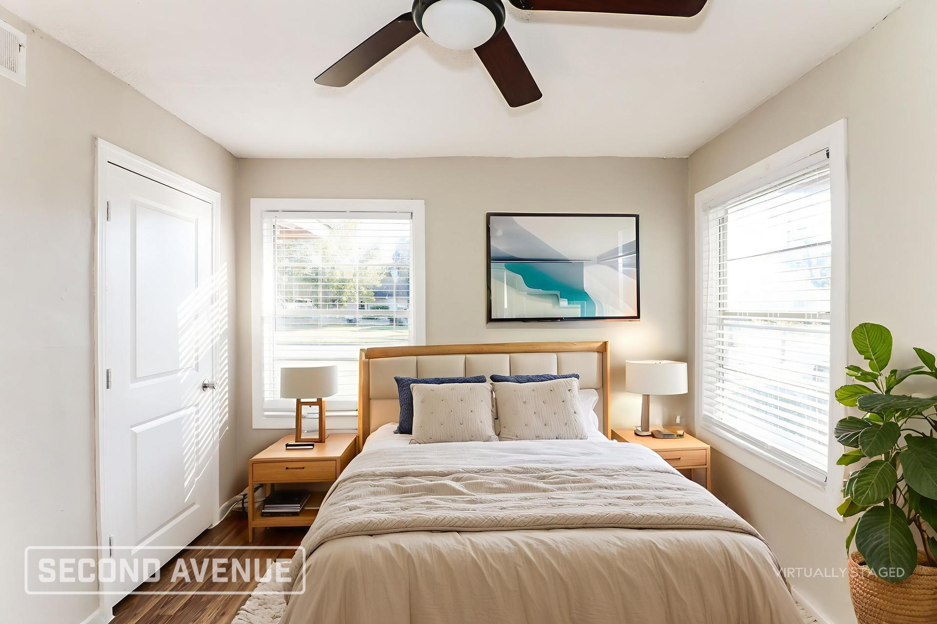 Building Photo - 5911 Kenilwood Dr