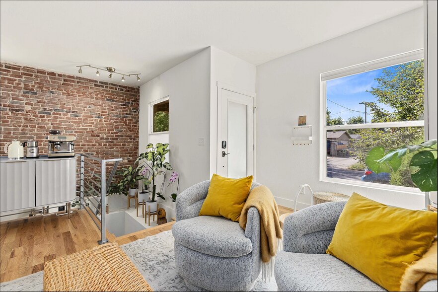living room - 1217 E 26th Ave