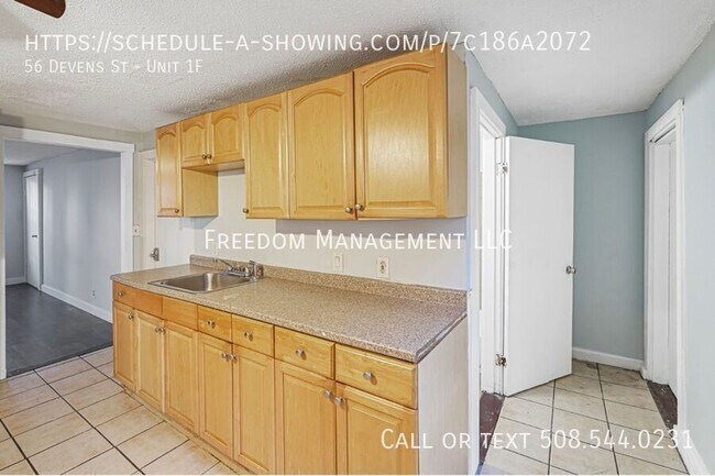 Building Photo - 56 Devens St