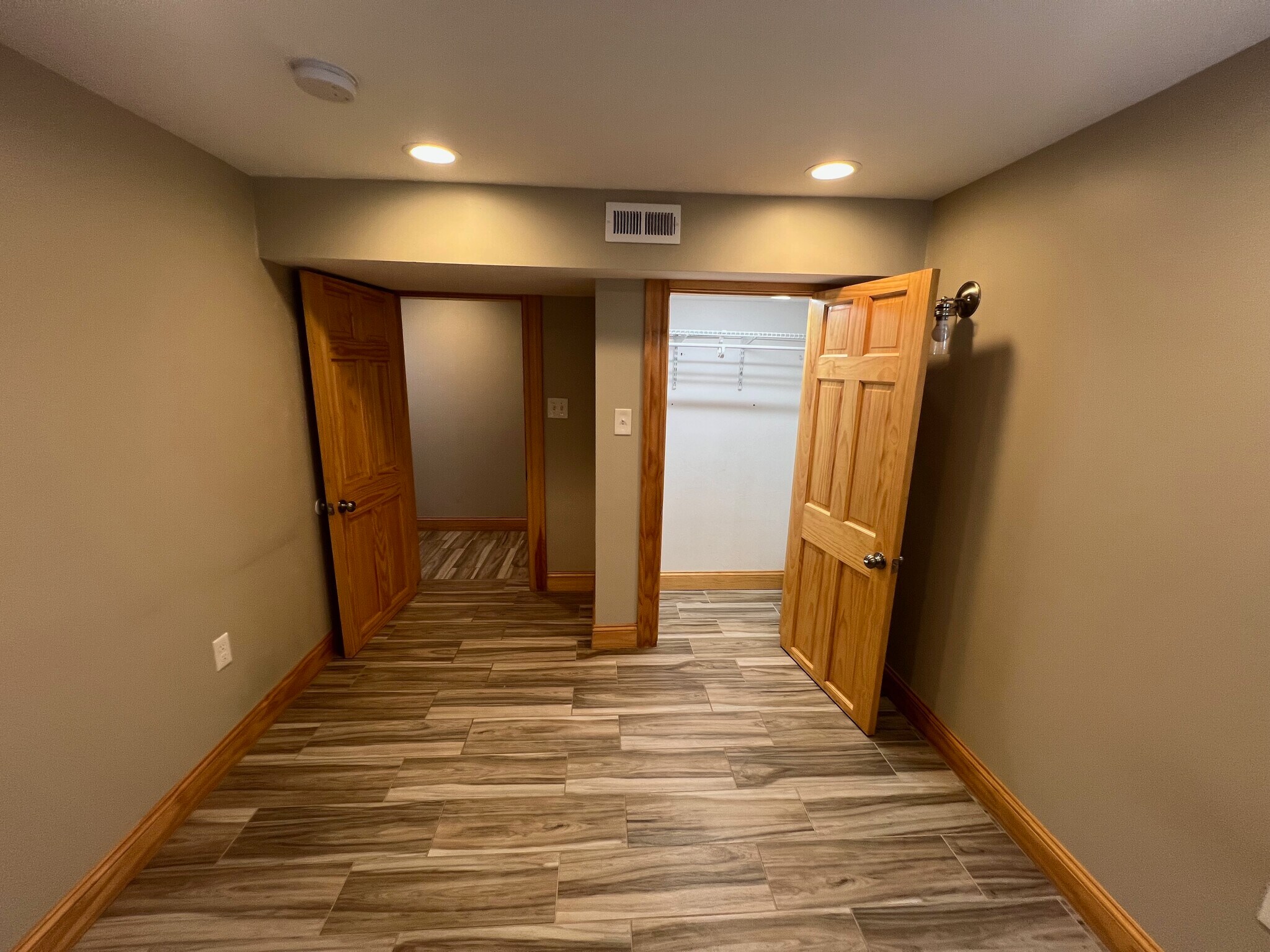 Building Photo - 152 Winchester St