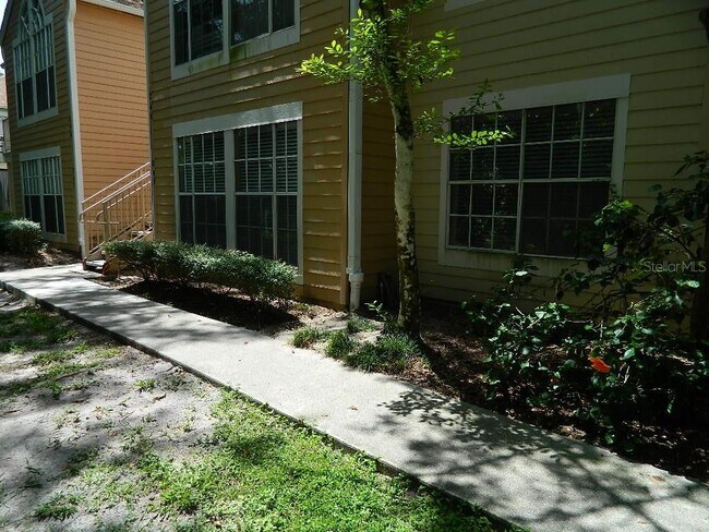 Building Photo - 672 Roaring Dr