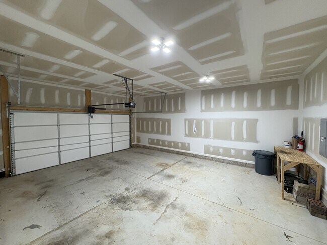 Building Photo - 189 Traverse Dr