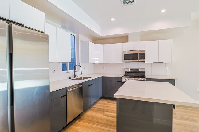 Building Photo - 5517 Glennie Ln