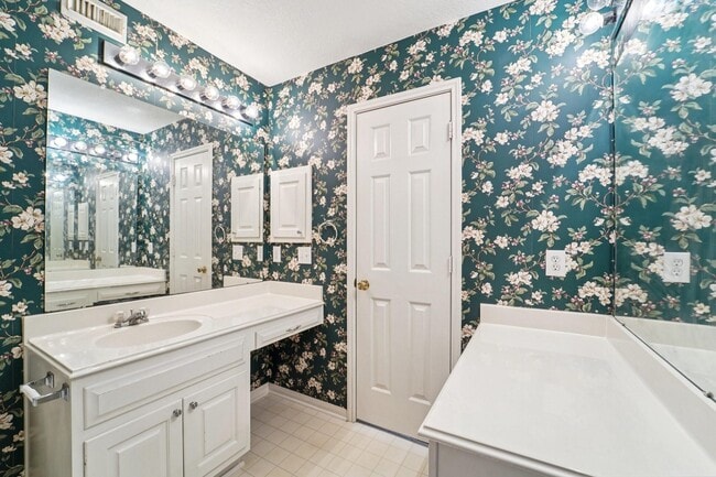 Building Photo - 14420 Walters Rd