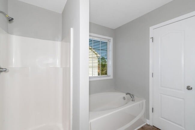 Building Photo - 202 Millpond Pkwy
