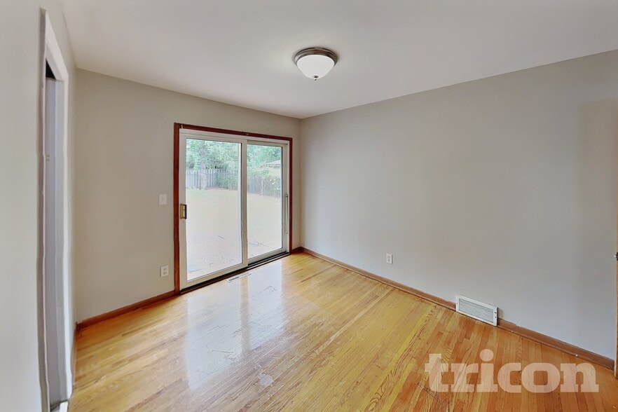 Building Photo - 3701 Woodbine Ln