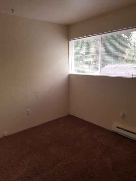 Building Photo - 509 Constitution Ave S