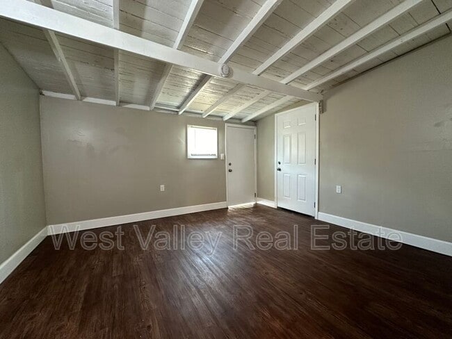 Building Photo - 417 E Street