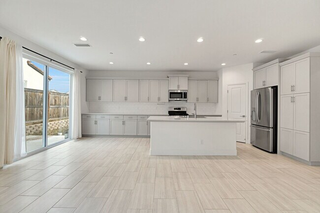 Building Photo - 863 Orchard Hills Rd