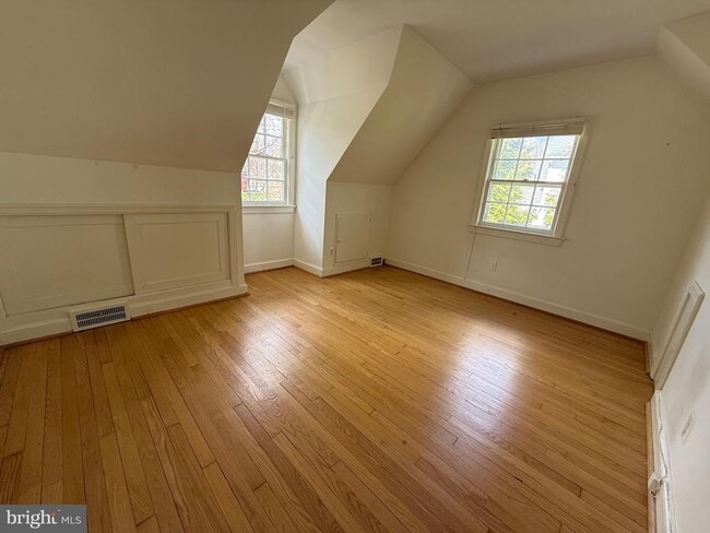 Building Photo - 2115 N Potomac St