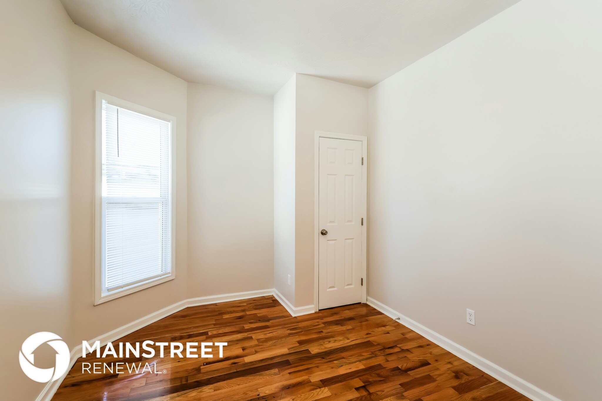 Building Photo - 3819 River Park Dr