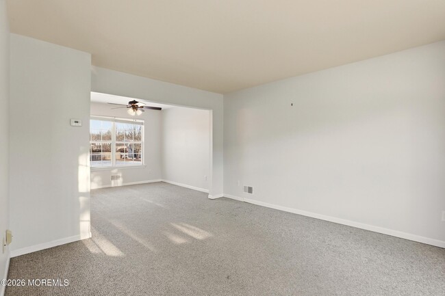 Building Photo - 6 Hummingbird Way