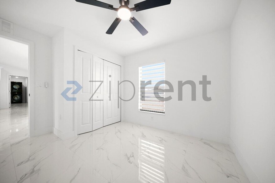 Building Photo - 4117 NE 16th Ave