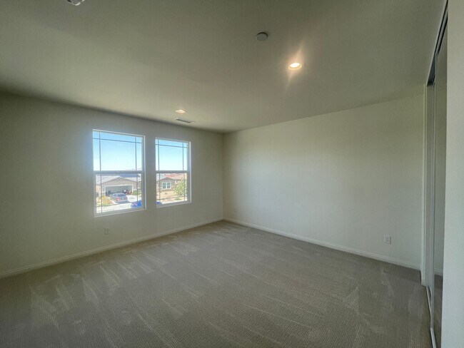 Building Photo - Victorville New Construction 5 bedroom!
