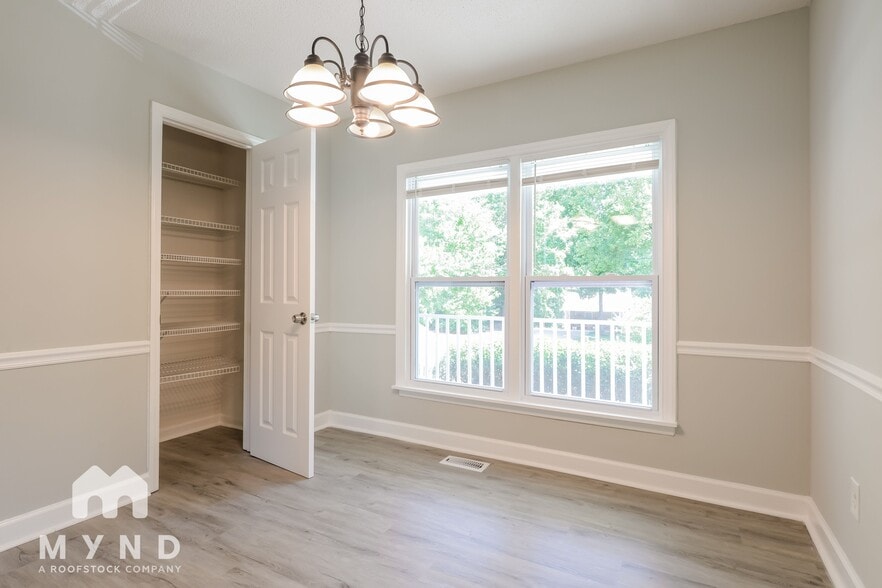 Building Photo - 712 Lampwick Ct