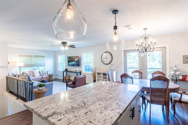 Building Photo - 14510 Henry Calfee Dr