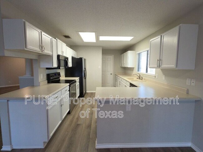Building Photo - 1406 Bullhill Cove