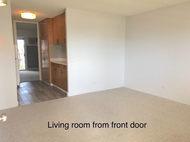 Building Photo - Westview Plaza - 1 bdrm, 1 bath, 1 covered...