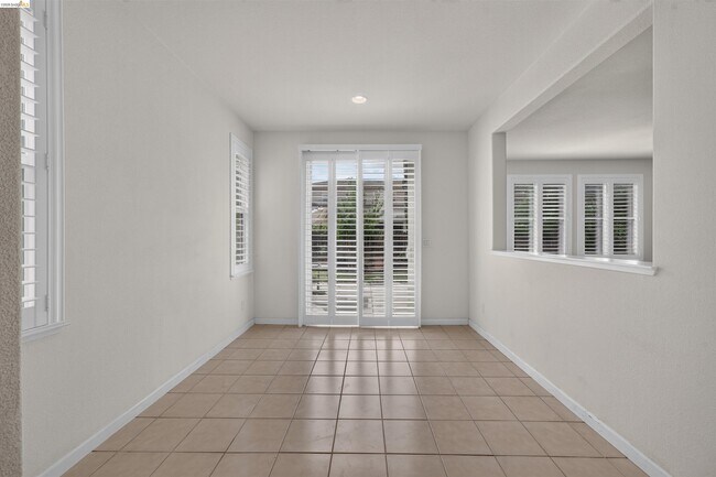 Building Photo - 6708 Sao Tiago Way