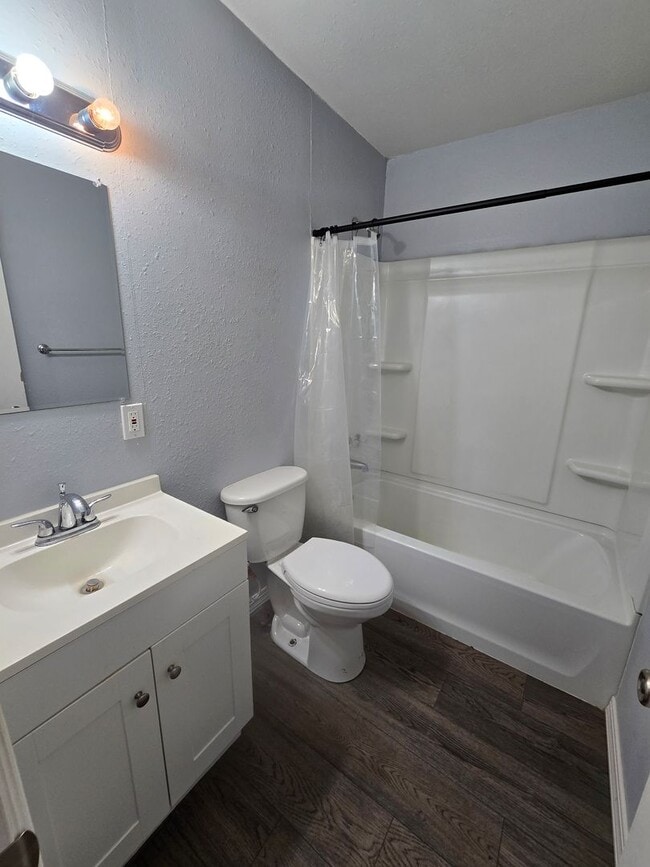 Building Photo - 2 Bed 1 Bath House Pryor