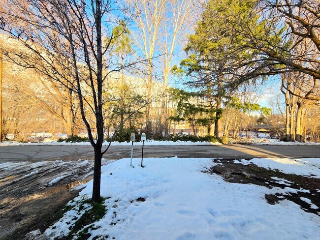 Building Photo - 4-Bedroom + Den, 2-Bath House for Rent in Cashmere ON THE RIVER!!