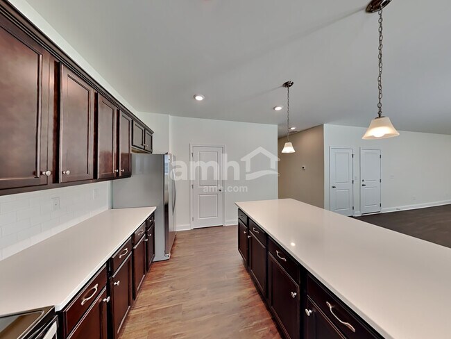 Building Photo - 1943 Windsor Park Ave