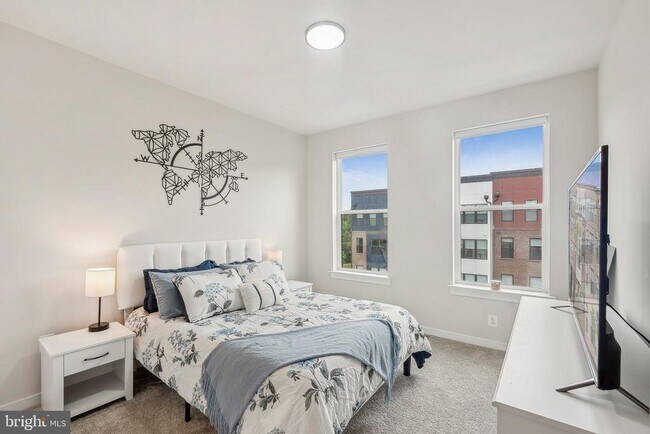 Building Photo - 4610 Olivine Dr