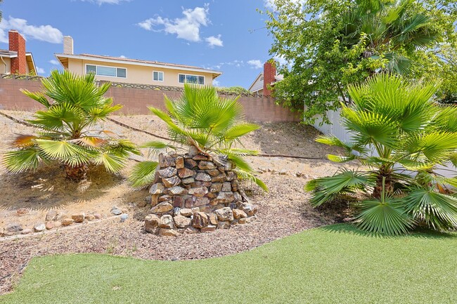 Building Photo - Spacious 5-Bedroom, 3-Bath Home – Convenie...