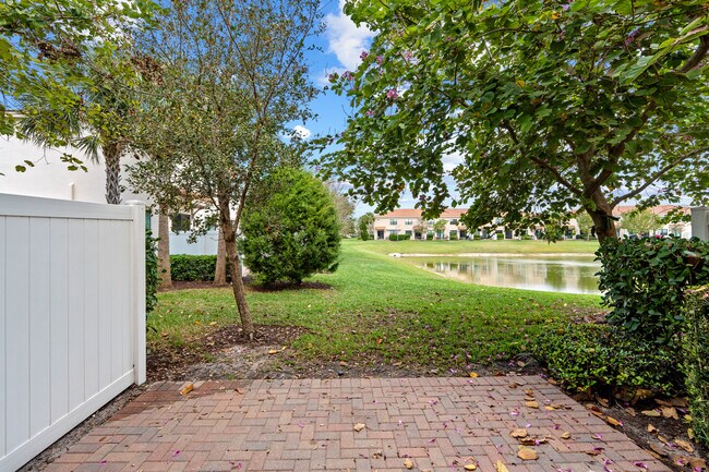 Building Photo - 10103 Akenside Dr