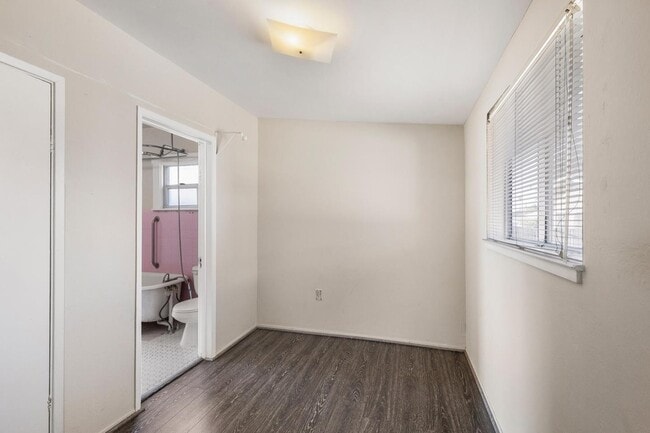 Building Photo - 160 Medford Ave