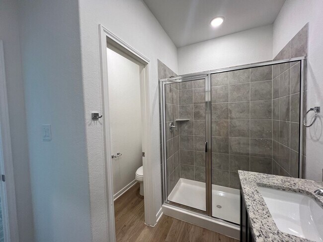 Building Photo - Beautiful 4/2.5 home in Hannah Heights