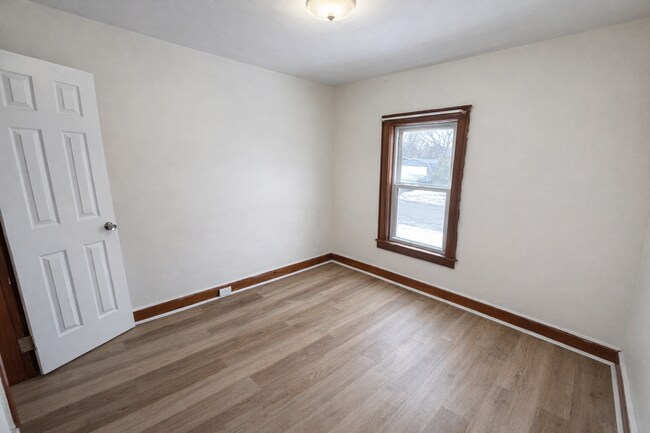 Building Photo - 1211 Pine St