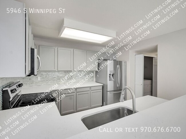 Building Photo - 5946 S Winnipeg St