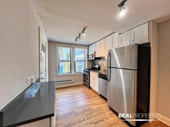 Building Photo - 0 bedroom in CHICAGO IL 60647