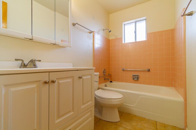 Building Photo - Introducing a captivating Living Space tha...